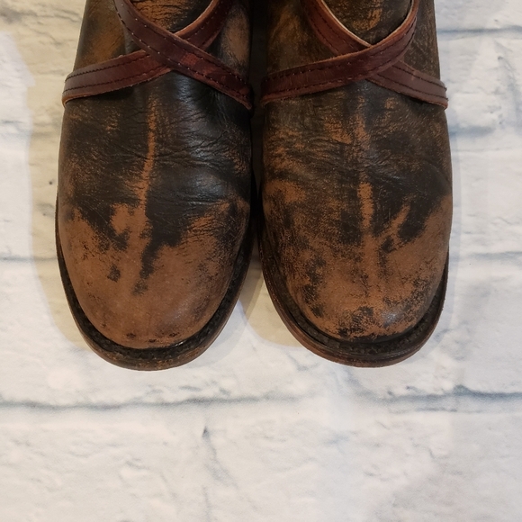 FREEBIRD by Steven FB Stair, Rustic Brown with distressed details - Picture 4 of 10